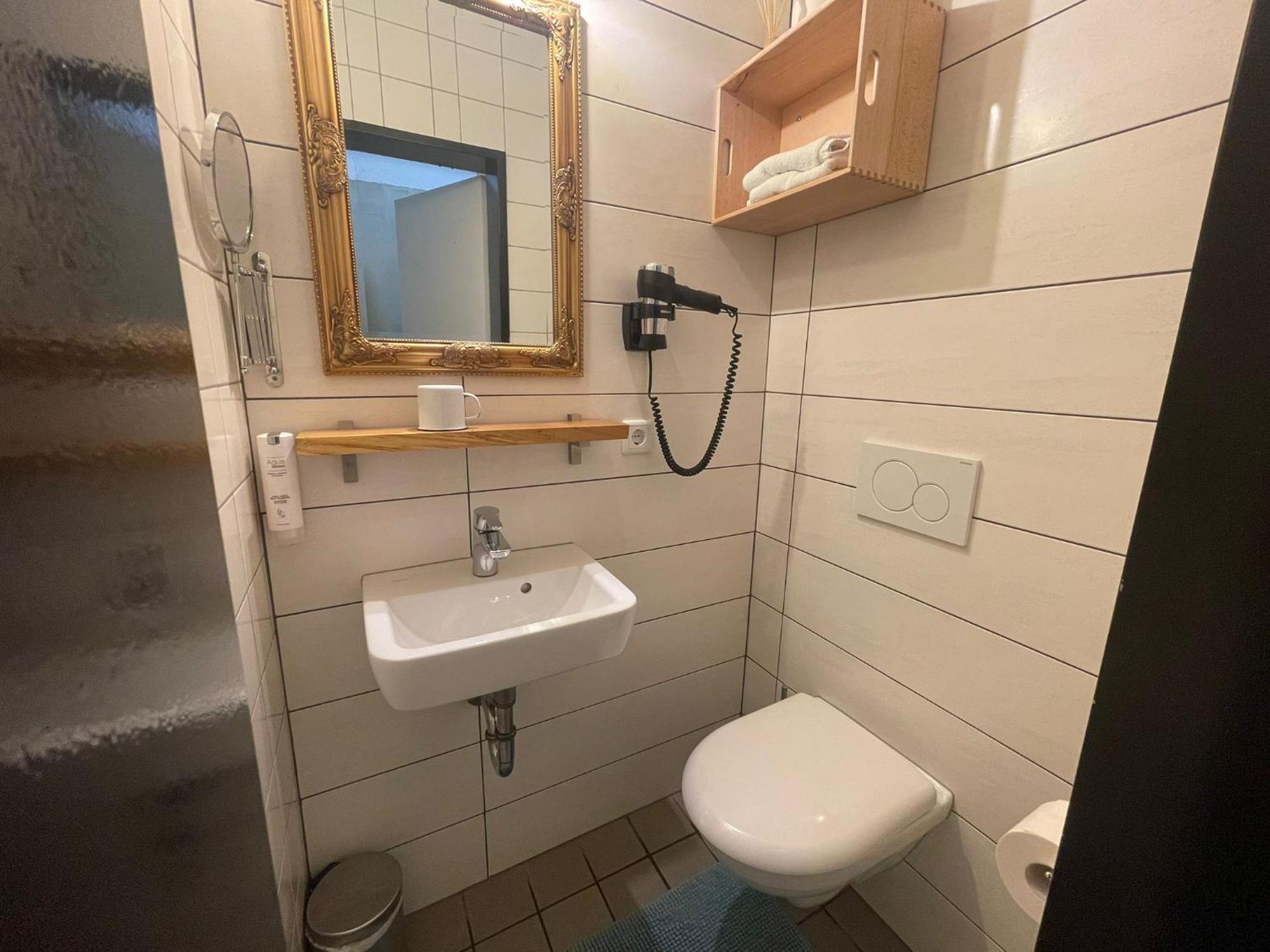 Koby Work&Stay Souterrain Apartment, Wifi&Komfort Herford Bagian luar foto